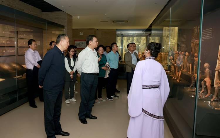 说明: http://www.gfscw.cn/__local/8/F2/64/B17CD8D5D3B18C9C2B8F85AA550_1F89D3D7_3B53C.jpg