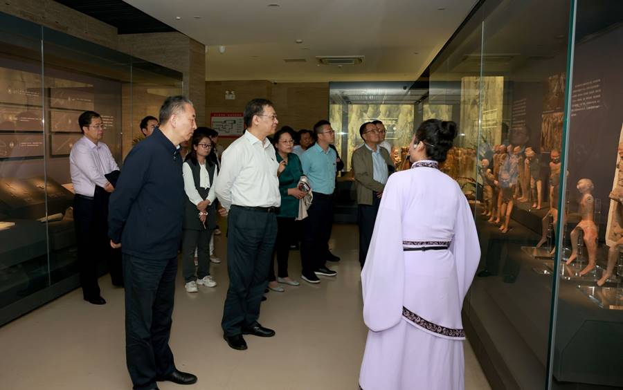 说明: http://www.gfscw.cn/__local/8/F2/64/B17CD8D5D3B18C9C2B8F85AA550_1F89D3D7_3B53C.jpg